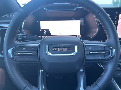 Used 2024 GMC Canyon AT4 image 18