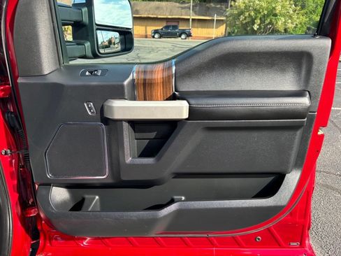 Used 2015 Ford F150 Lariat AWD/4WD image 26