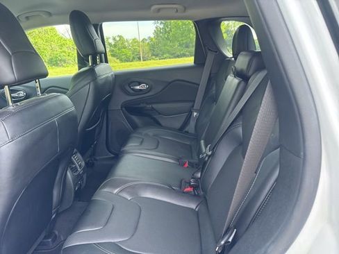 Used 2023 Jeep Cherokee Altitude Lux image 13