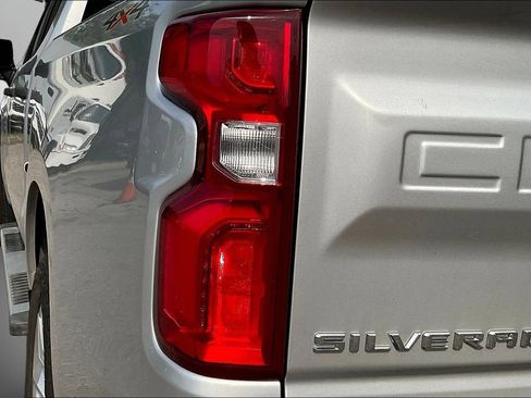 Used 2021 Chevrolet Silverado 1500 Custom AWD/4WD image 23