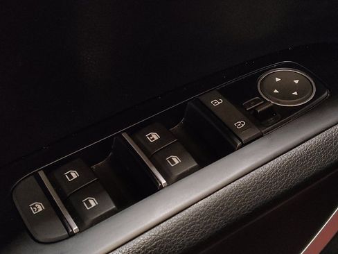 Used 2025 Kia Soul LX FWD image 27