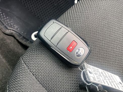 Used 2025 Toyota 4Runner TRD Off-Road image 13