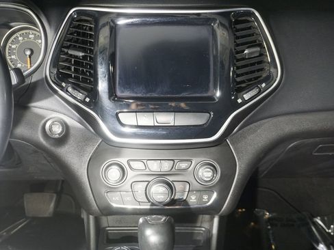 Used 2020 Jeep Cherokee Limited AWD/4WD image 15