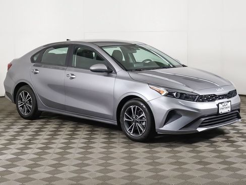 Used 2024 Kia Forte LXS FWD image 2