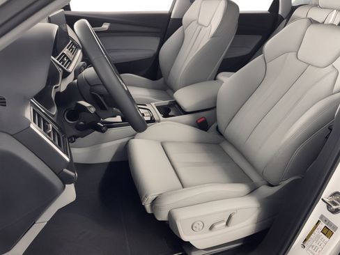 Certified 2023 Audi Q5 e Premium Plus w/ Premium Plus Package image 5