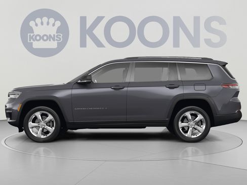 Used 2023 Jeep Grand Cherokee L Limited w/ Black Appearance Package AWD/4WD image 2