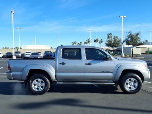 Used 2015 Toyota Tacoma PreRunner w/ SR5 Package image 7