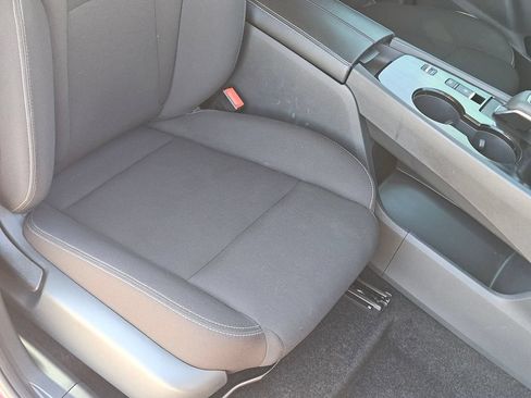 Used 2025 Nissan Rogue S FWD image 32