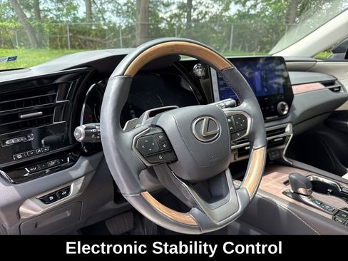 Used 2023 Lexus RX 350 w/ Accessory Package (2T) AWD/4WD image 15