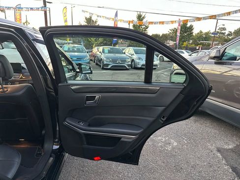 Used 2016 Mercedes-Benz E 350 E 350 4MATIC Sedan 4D image 16