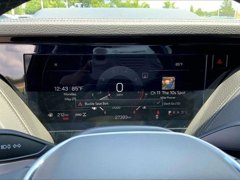 Used 2025 GMC Yukon Denali AWD/4WD image 13