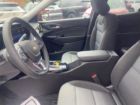 New 2026 Chevrolet Trax LT w/ LT Convenience Package image 11