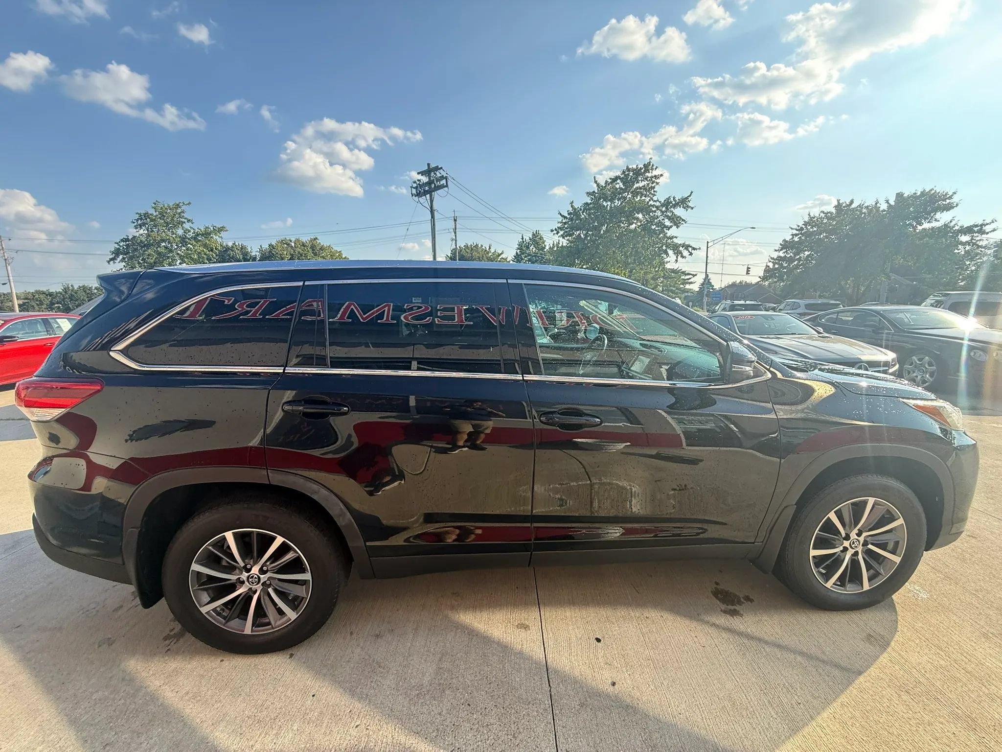 Used 2019 Toyota Highlander XLE AWD/4WD image 7
