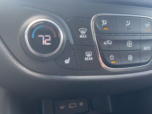 Used 2023 Chevrolet Equinox LT image 7