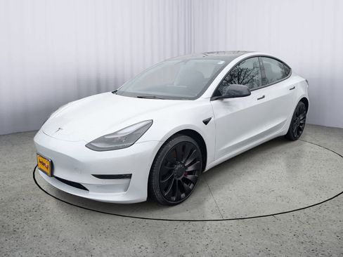 Used 2022 Tesla Model 3 Performance image 6
