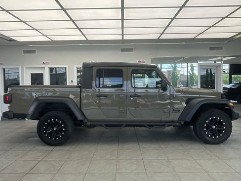Used 2020 Jeep Gladiator Sport w/ Trailer Tow Package AWD/4WD image 4