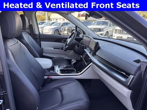 Used 2022 Kia Carnival SX Prestige image 15