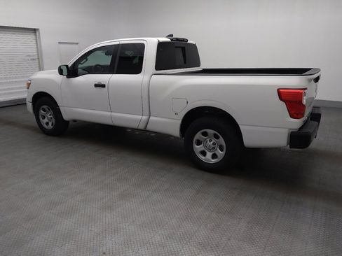 Used 2022 Nissan Titan S image 3