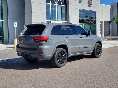 Used 2021 Jeep Grand Cherokee Laredo X AWD/4WD image 5