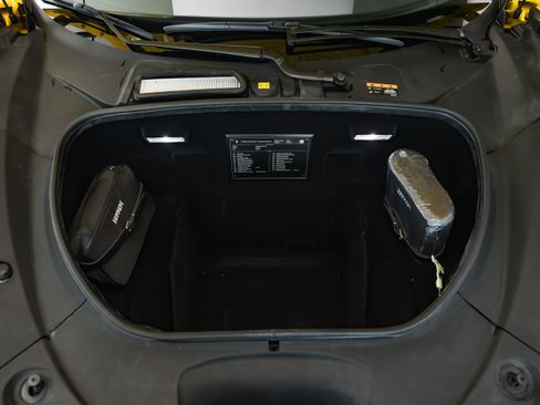 Used 2023 Ferrari F8 Tributo RWD image 13
