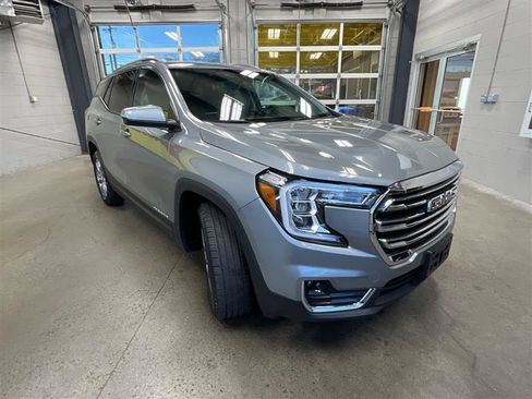 Used 2024 GMC Terrain SLT image 7