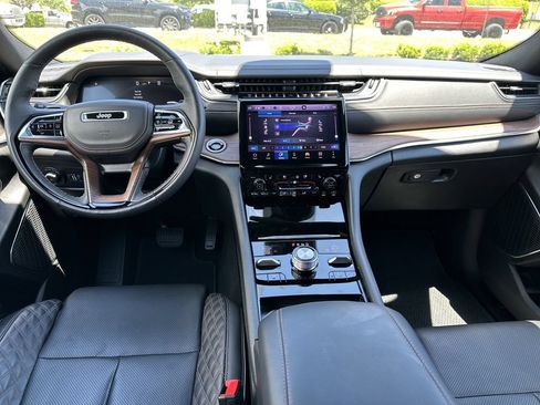 Certified 2025 Jeep Grand Cherokee Summit AWD/4WD image 10