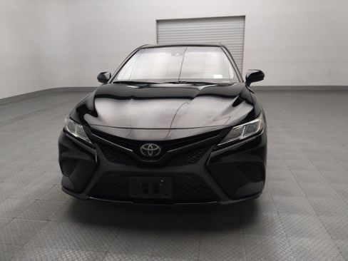 Used 2018 Toyota Camry SE w/ Moonroof Package image 15