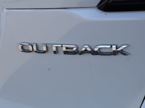 Used 2023 Subaru Outback Limited image 15