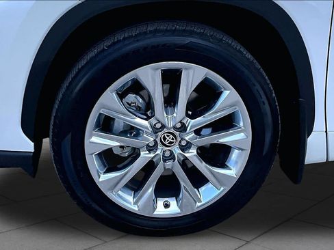Used 2025 Toyota Highlander Limited AWD/4WD image 11