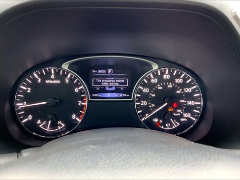 Used 2018 Nissan Pathfinder Platinum image 23