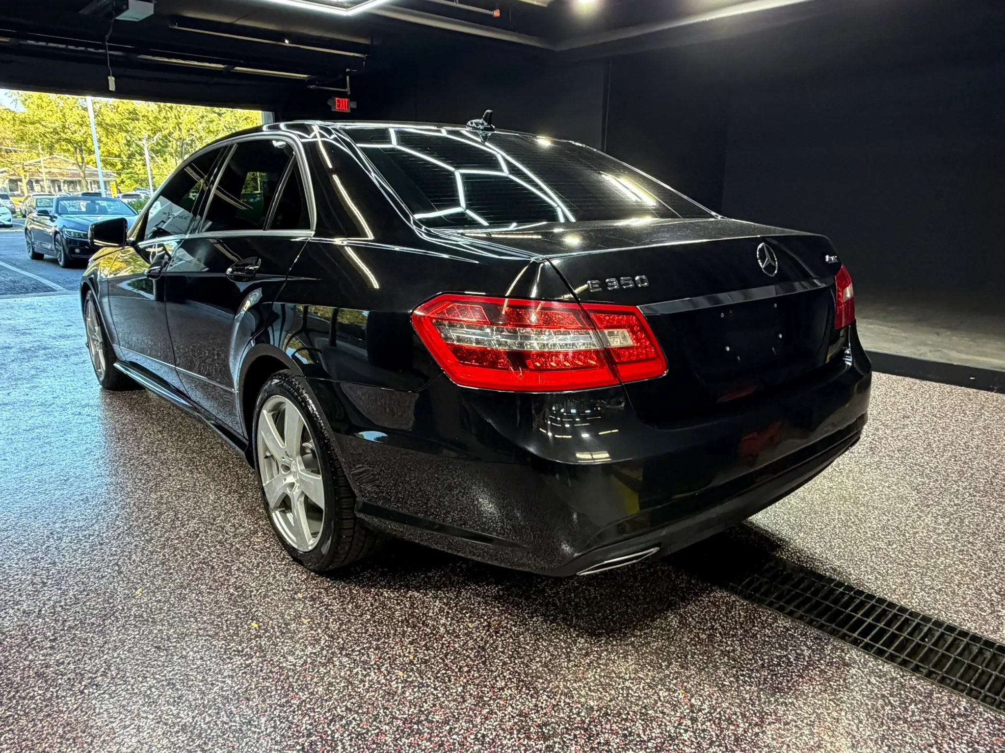 Used 2011 Mercedes-Benz E 350 4MATIC Sedan image 5