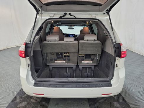 Used 2017 Toyota Sienna XLE w/ XLE Navigation Package AWD/4WD image 29