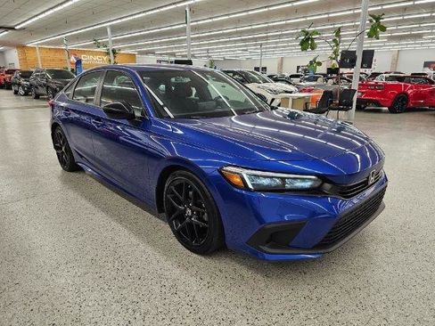 Used 2024 Honda Civic Sport image 3
