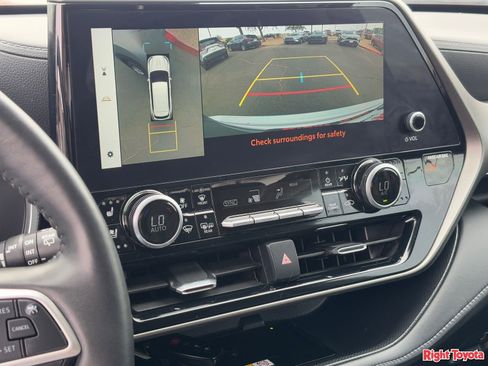 Used 2023 Toyota Highlander Limited image 26