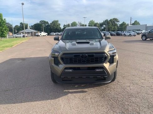 New 2026 Toyota Tacoma TRD Sport AWD/4WD image 2