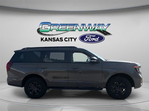 New 2026 Ford Expedition Tremor image 9