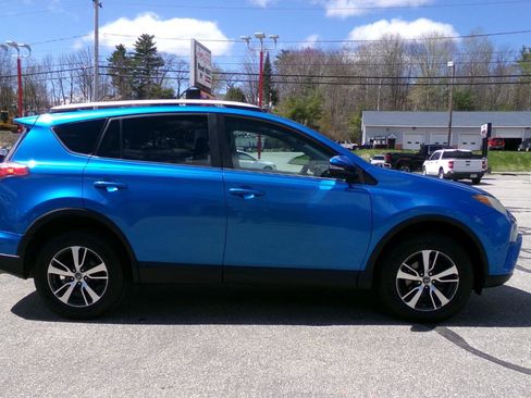 Used 2016 Toyota RAV4 XLE AWD/4WD image 8