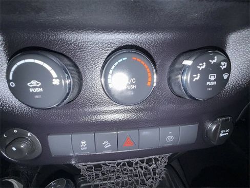 Used 2015 Jeep Wrangler Unlimited Sahara w/ Dual Top Group image 17