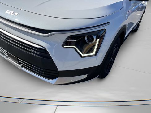 New 2025 Kia Niro EX w/ EX Cold Weather Package image 9