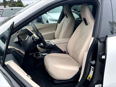 Certified 2023 BMW iX xDrive50 image 7