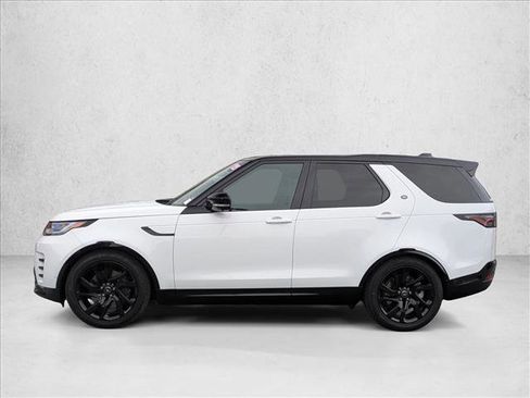 Certified 2025 Land Rover Discovery Dynamic SE image 9