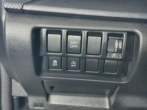 Used 2021 Subaru Forester AWD/4WD image 17
