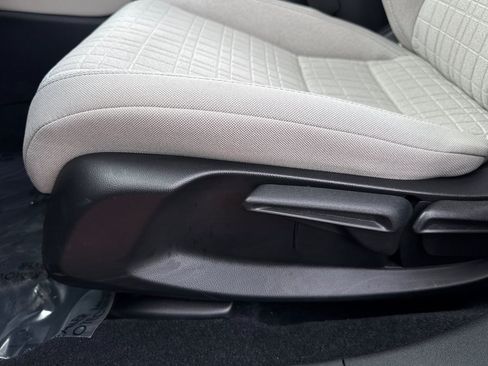 Certified 2024 Honda HR-V LX image 14