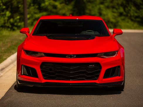 Used 2017 Chevrolet Camaro ZL1 RWD image 13