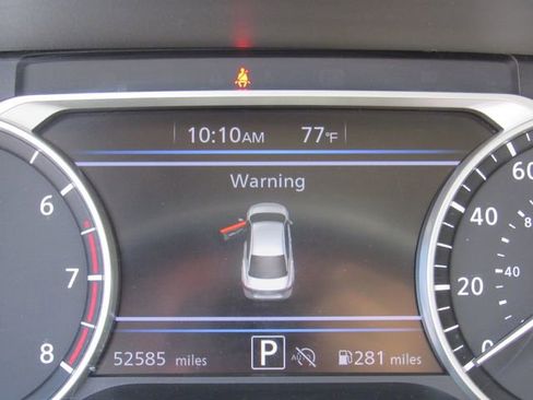 Used 2024 Nissan Sentra SV FWD image 27