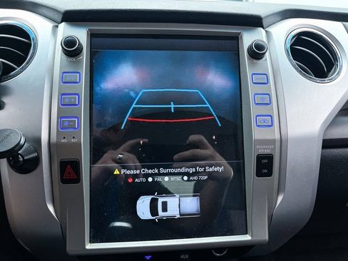 Used 2016 Toyota Tundra SR5 image 7