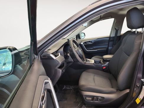 Used 2021 Toyota RAV4 XLE FWD image 24