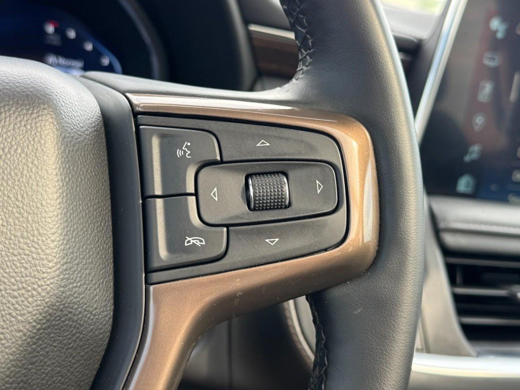 Used 2023 Chevrolet Tahoe High Country AWD/4WD image 21