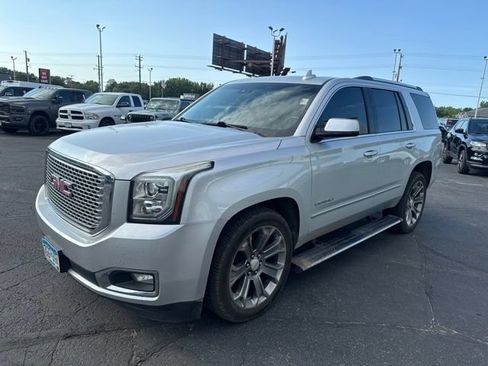 Used 2017 GMC Yukon Denali w/ Open Road Package AWD/4WD image 3