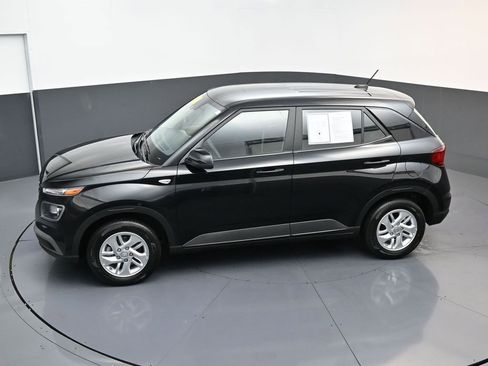 Used 2026 Hyundai Venue SE FWD image 19